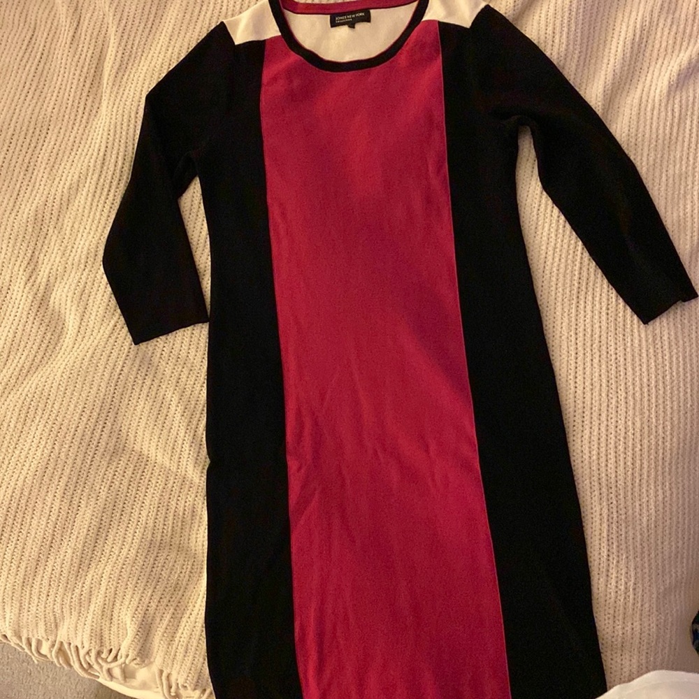 Jones New York Collection knit geometric design dress. Size M
